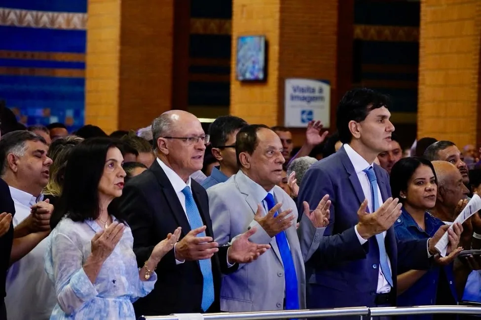 Presidente em exercício, Alckmin visita Santuário de Aparecida