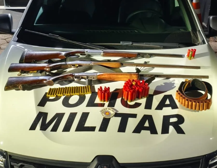 Armamento apreendido no bairro Jaraguazinho, em Caraguatatuba