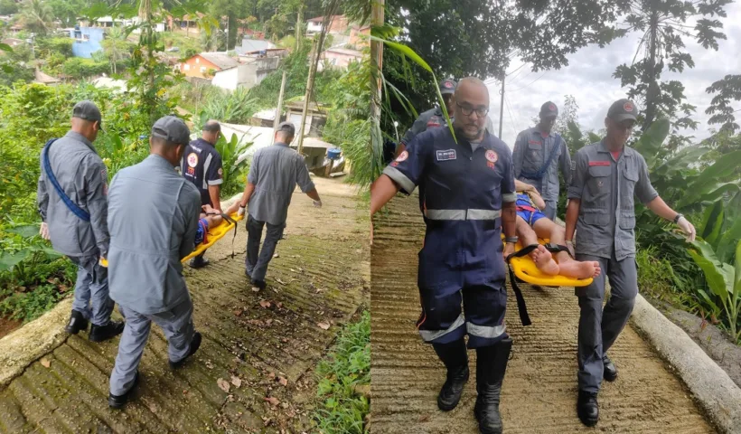 Bombeiros resgatam paciente em área de difícil acesso em Ubatuba