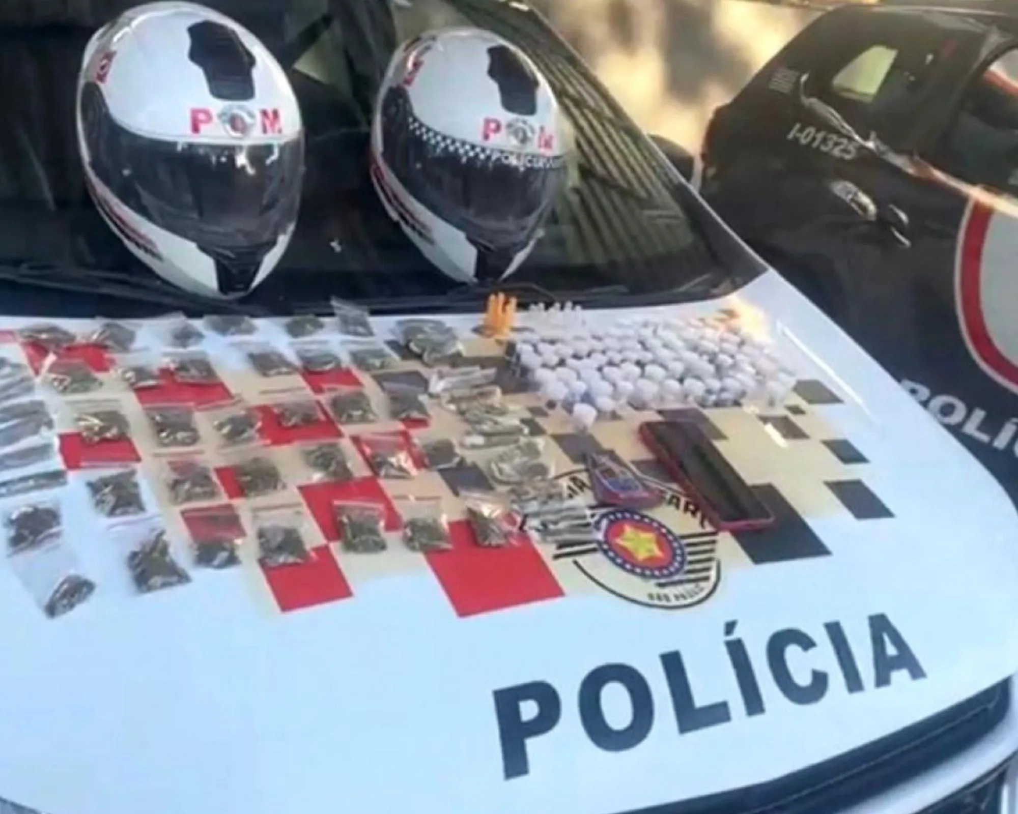 Mulher é presa com 151 porções de drogas no bairro Nova Esperança, em São José