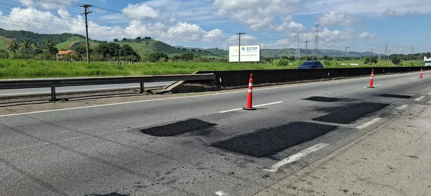 Recuperação do asfalto da Via Dutra no Vale do Paraíba