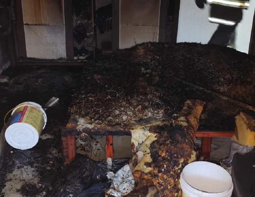 Incêndio causado por criança deixa mulher ferida no bairro Porto Novo, em Caraguatatuba