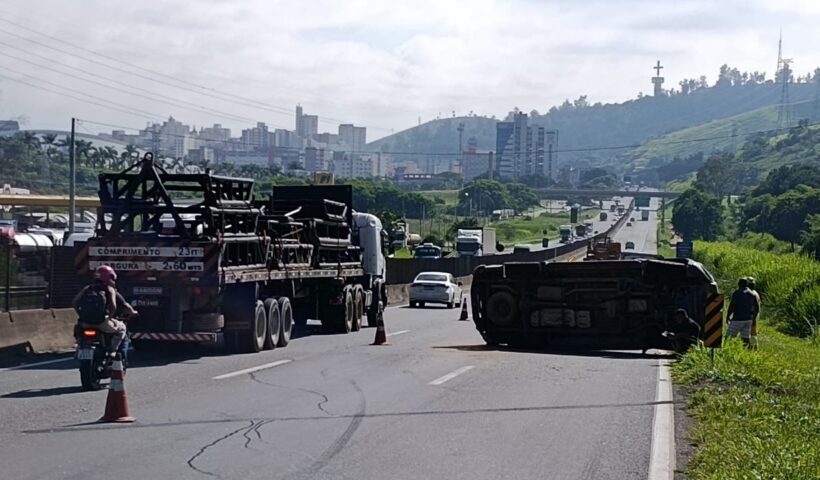ATENÇÃO: Acidente interdita faixas da Dutra em Aparecida