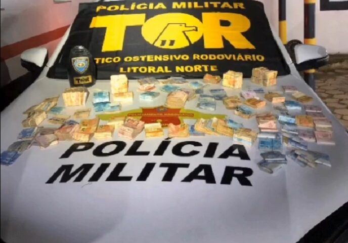 Polícia encontra quase R$ 100 mil escondidos em carro na Tamoios