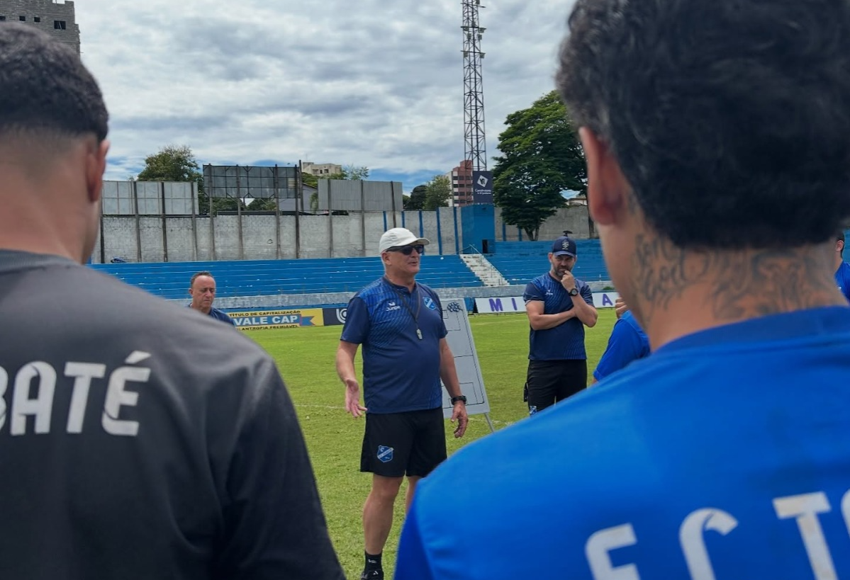 Fahel Júnior durante treinamento no Joaquinzão