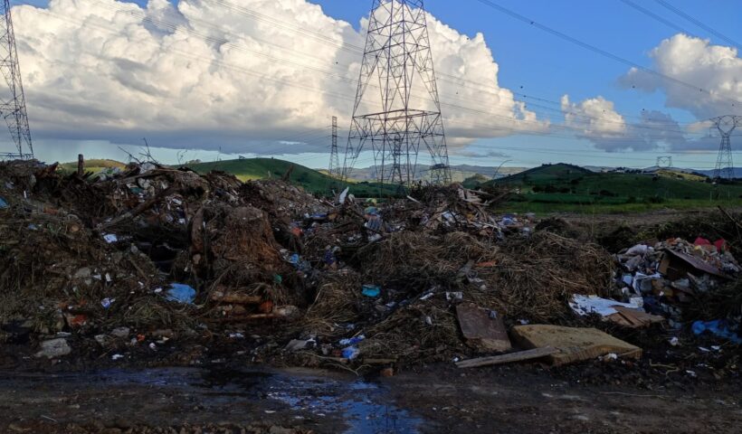 Situação do lixo acumulado no Novo Horizonte em Lorena