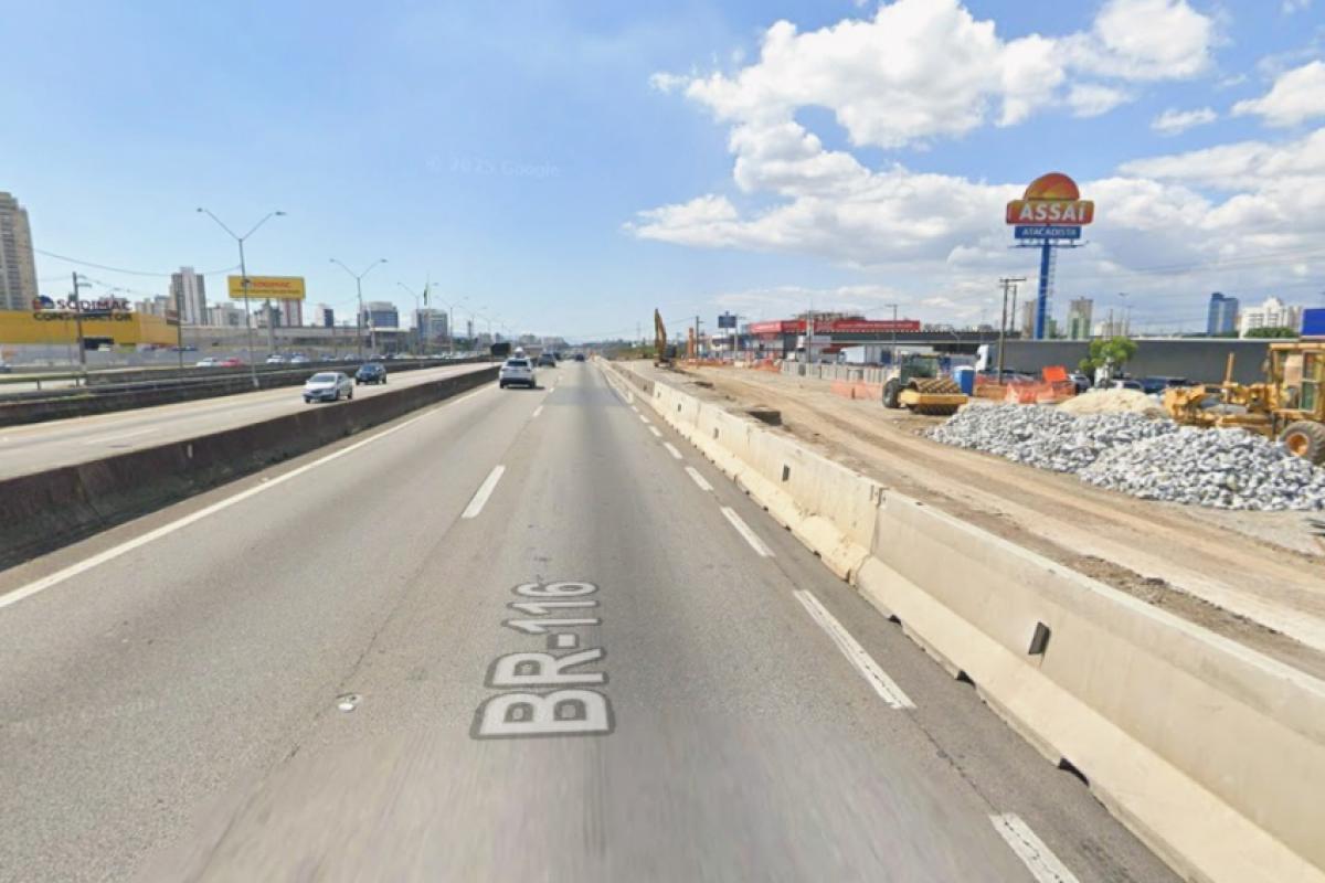Acidente aconteceu no km 152 da Rodovia Presidente Dutra, pista sentido Rio de Janeiro, em São José dos Campos