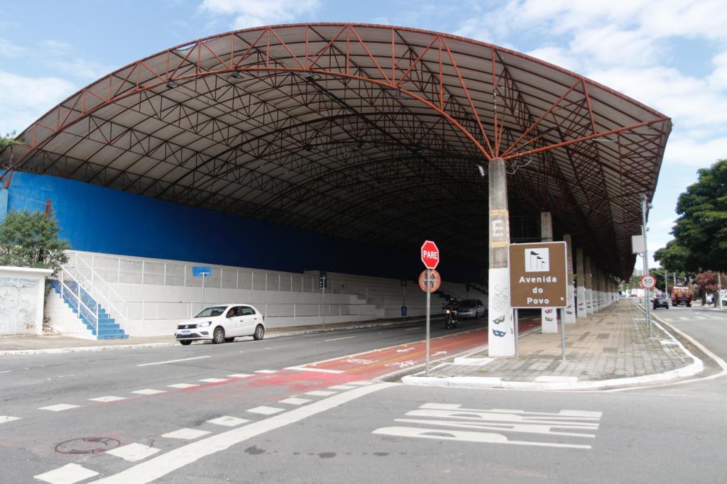 Obra de macrodrenagem na Avenida do Povo em Taubaté