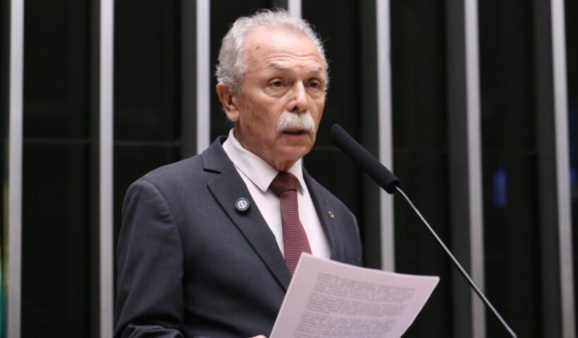 Câmara aprova acesso a benefícios previdenciários para bolsistas de pós-graduação