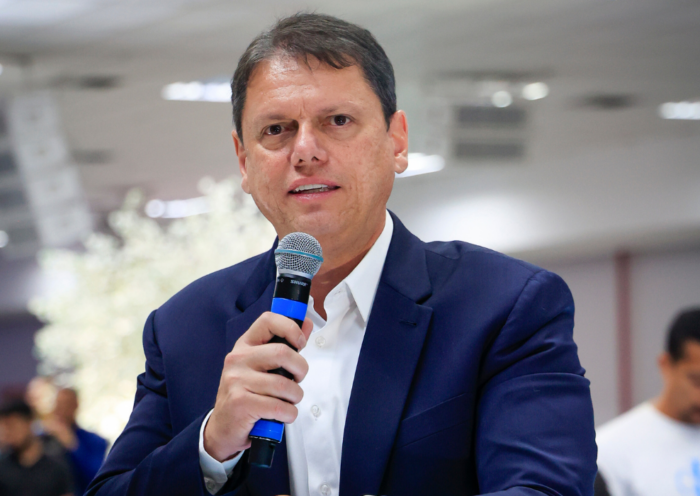 Pesquisa Ideia mostra que 63% dos eleitores aprovam o governo Tarcísio de Freitas em São Paulo e 64% dizem que ele merece continuar.
