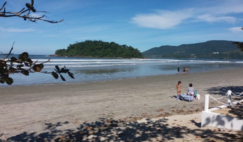 Mulher morre após afogamento na Praia do Sapê, em Ubatuba