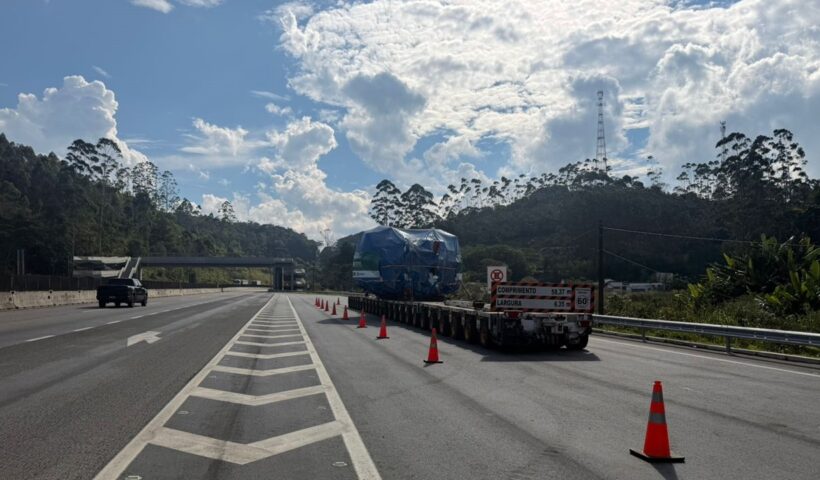 Passagem de carga especial na Tamoios, sentido São José dos Campos, é adiada