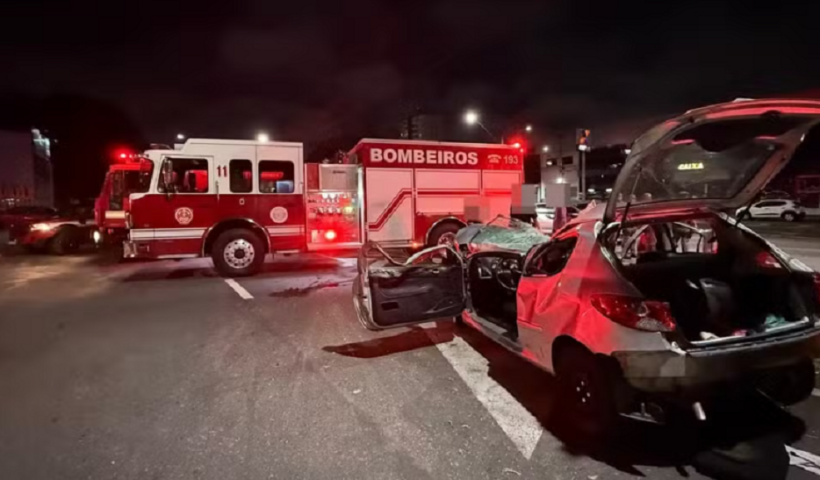 Acidente deixa cinco jovens feridos na madrugada em São José dos Campos
