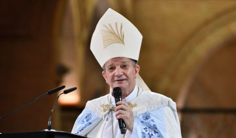 Dom Mário toma posse na Arquidiocese de Aparecida