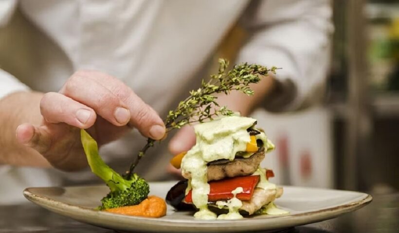 Ilhabela inicia festival gastronômico que destaca sabores da praia