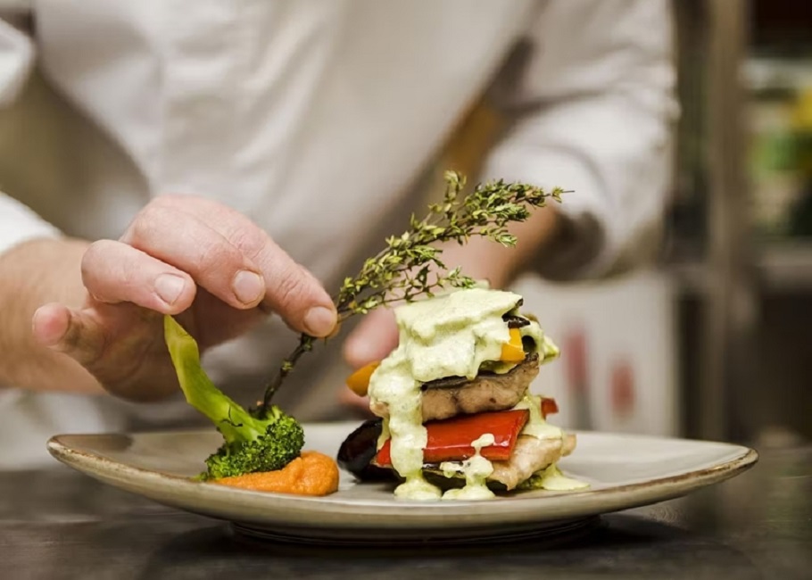 Ilhabela inicia festival gastronômico que destaca sabores da praia