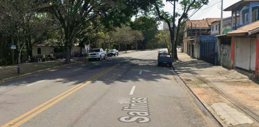 Colisão aconteceu na Avenida Salinas, no bairro Bosque dos Eucaliptos, zona sul de São José dos Campos