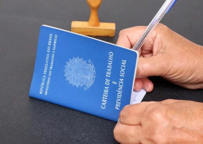 São José dos Campos registra saldo positivo de 427 empregos com carteira assinada em abril, segundo dados do Caged.