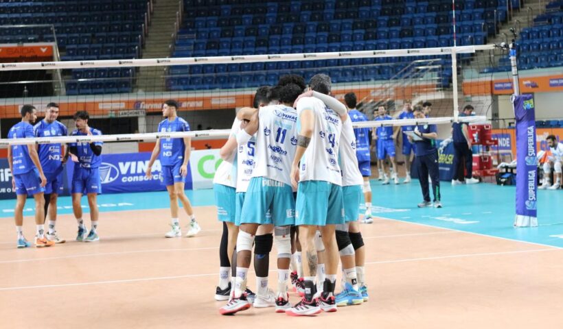 Jogadores do Vôlei São José.