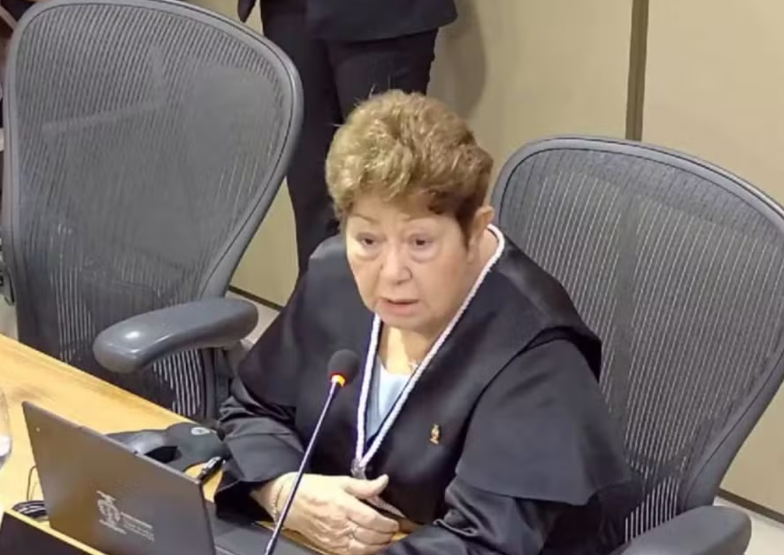 Com salário de R$ 117 mil, magistrada se diz triste e que pode entrar em "regime de escravidão"