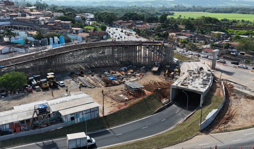 Obra na Sebastião Gualberto em São José dos Campos