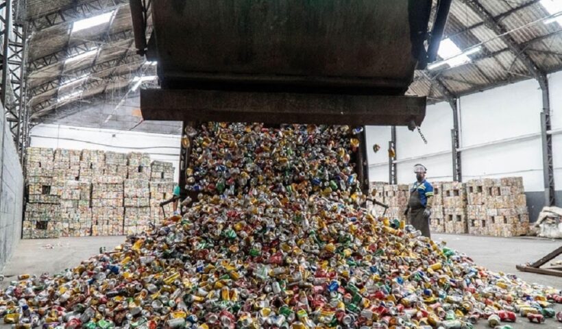 Gigante do alumínio no Vale amplia reciclagem no Brasil