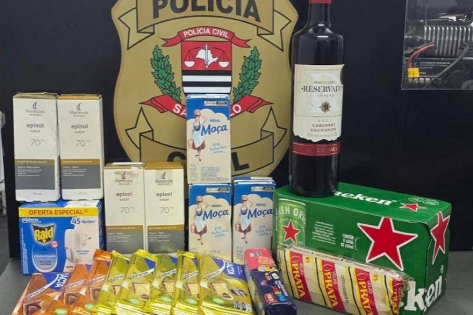 Polícia prende casal após roubo em unidade do Oxxo, em São José dos Campos