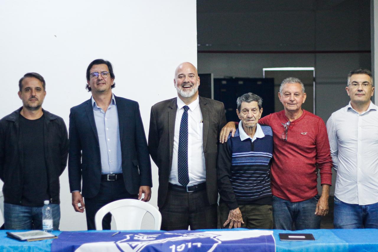 Mesa diretora do Conselho Deliberativo do EC Taubaté