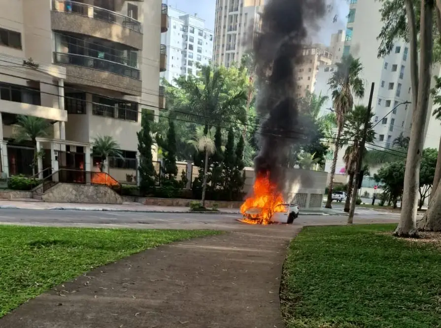 vazamento de combustível no solo foi o que provocou o início das chamas.