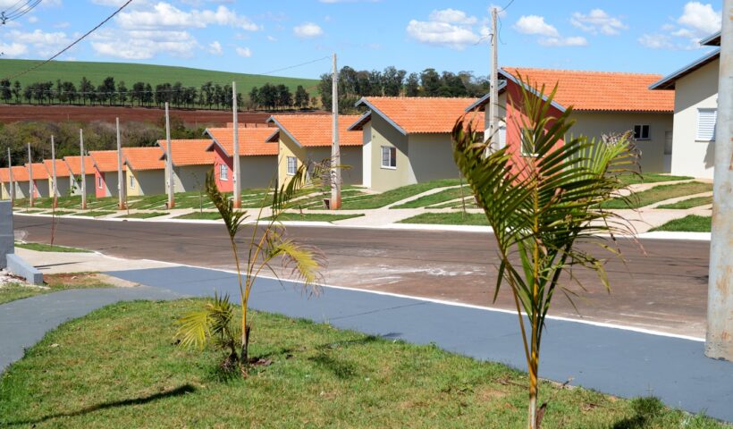 casas da CDHU e do programa Casa Paulista