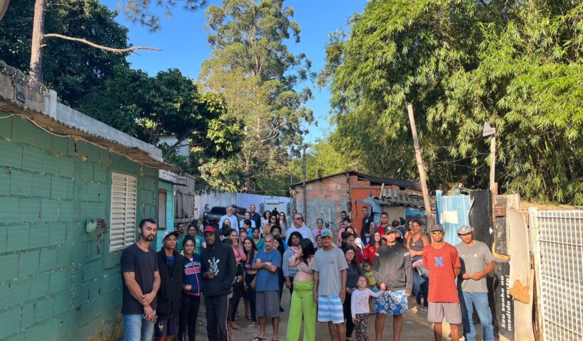 moradores da comunidade menino jesus, em são josé dos campos