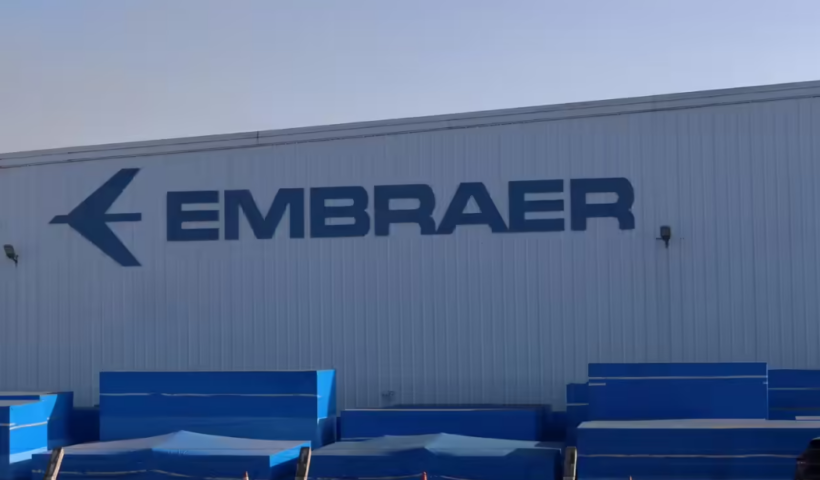 A Bharat Forge tem sede em Pune e atua nos setores automotivo, energia, construção, defesa e aeroespacial.