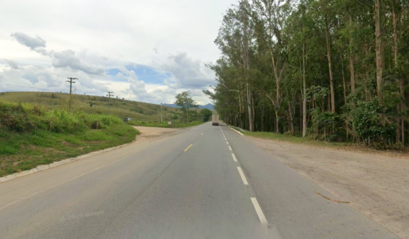 Motociclista de 25 anos morre após bater de frente com carro na BR-459, em Lorena. Polícia investiga as causas do acidente