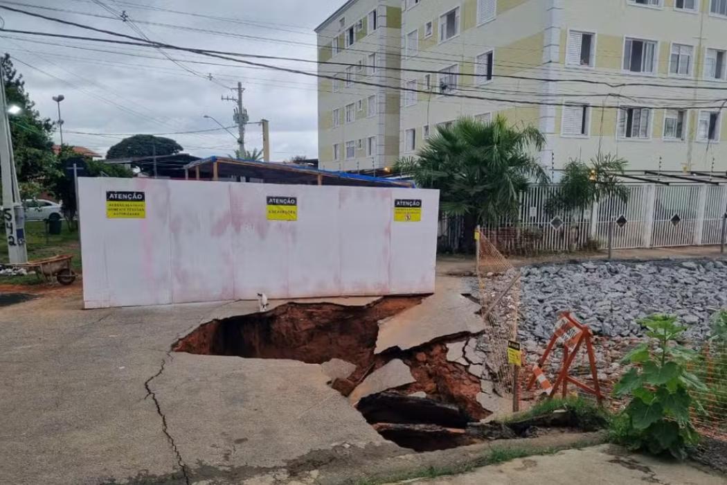 Jardim Imperial, na região sul de São José dos Campos (SP), registrou uma nova erosão