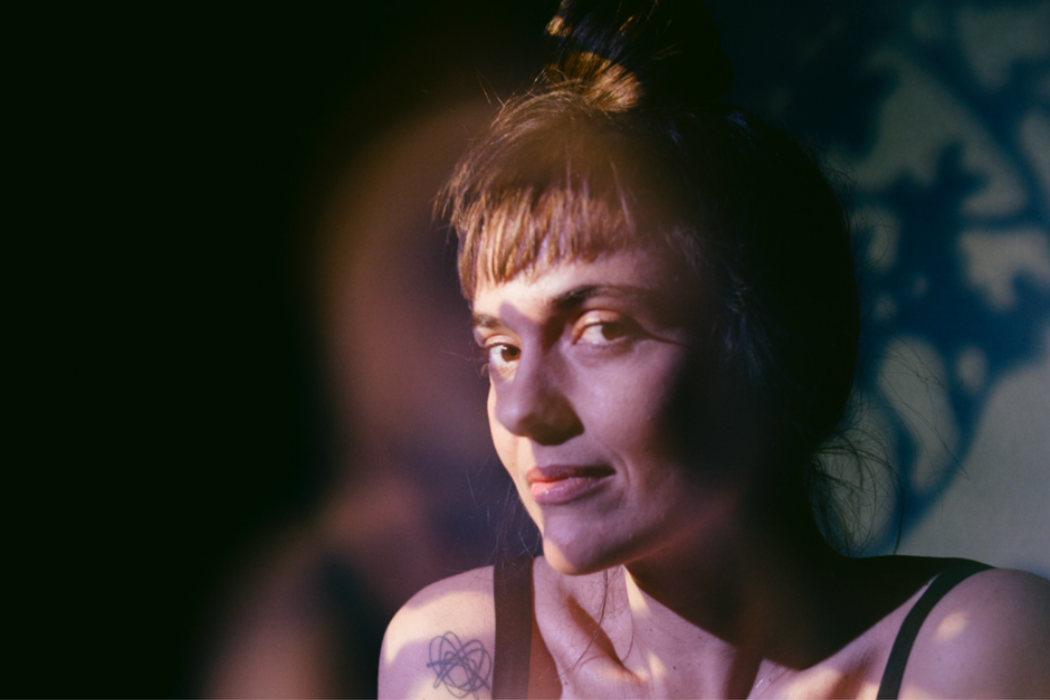 O projeto Jazz no Galpão recebe, na próxima sexta-feira (22), às 20h, a cantora francesa Camille Bertault para uma apresentação na sede da FCCR