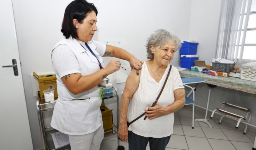 São José dos Campos promove vacinação contra a influenza nas Casas do Idoso com atendimento exclusivo para pessoas com mais de 60 anos.