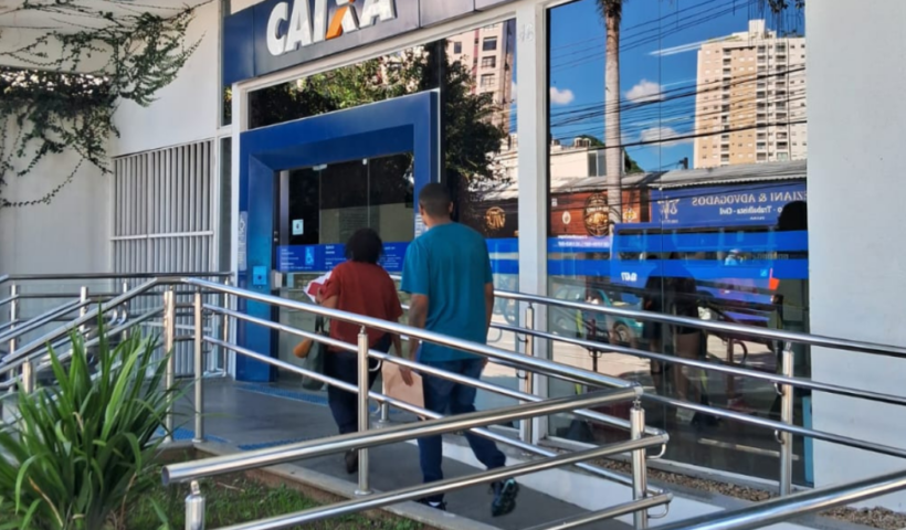 jovem de 18 anos que cumpre medida socioeducativa na Fundação CASA Tamoios, em São José dos Campos, iniciou uma nova etapa da vida ao começar um estágio
