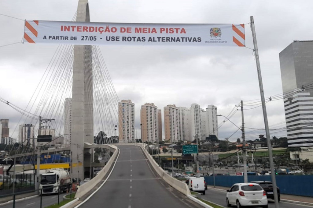 A Prefeitura de São José dos Campos vai interditar parcialmente a Ponte Estaiada para inspeção preventiva nos cabos.