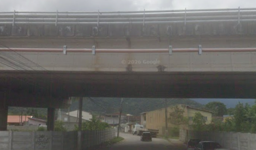 Viaduto em Cararaguatatuba