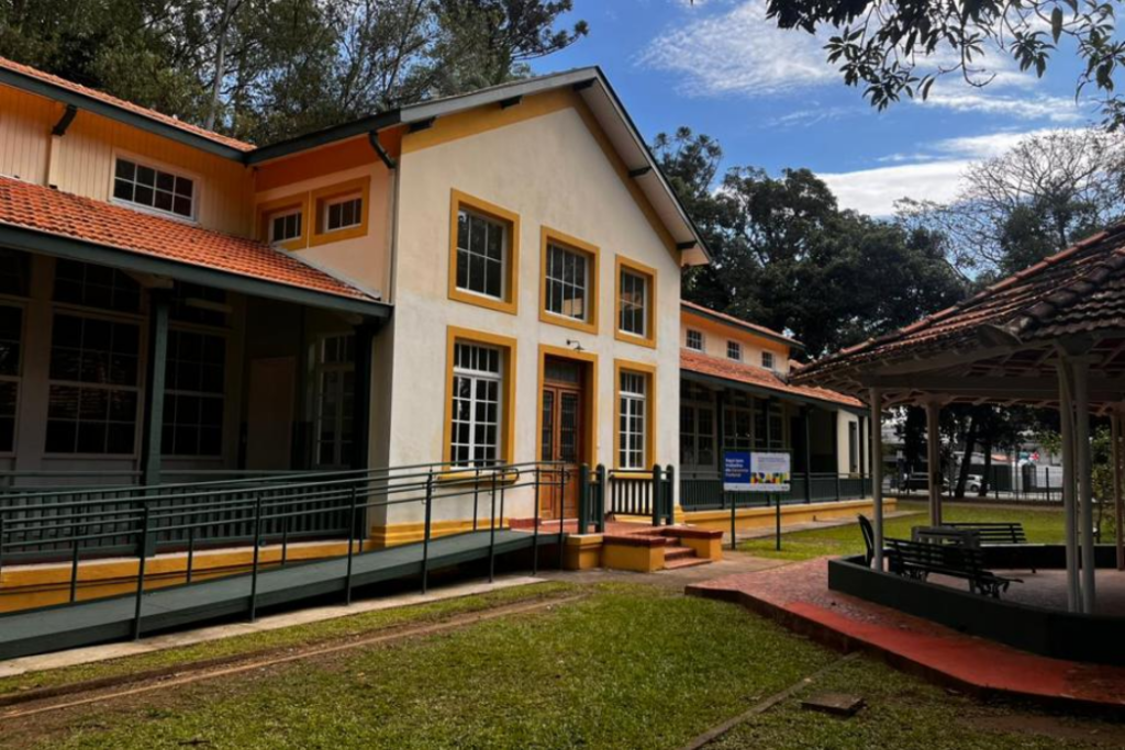 Restauro do Pavilhão São João é entregue no Parque Vicentina Aranha, em São José dos Campos, com exposições abertas ao público.