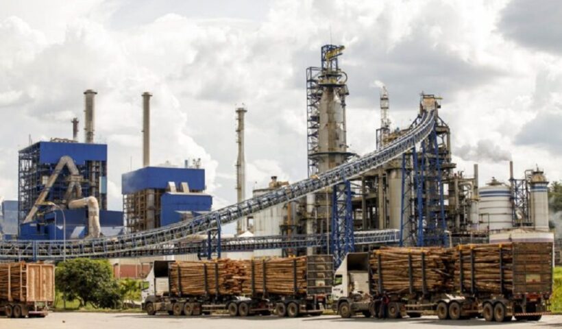 foto da fábrica da Suzano, em Jacareí
