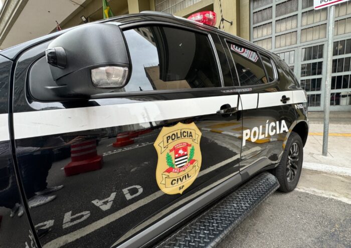 viatura da polícia civil; feirante foi ferido a tiros em guaratinguetá
