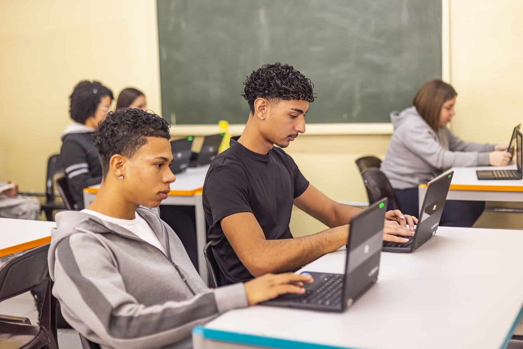 BEEM abre 140 vagas de estágio para alunos do ensino técnico no Vale do Paraíba