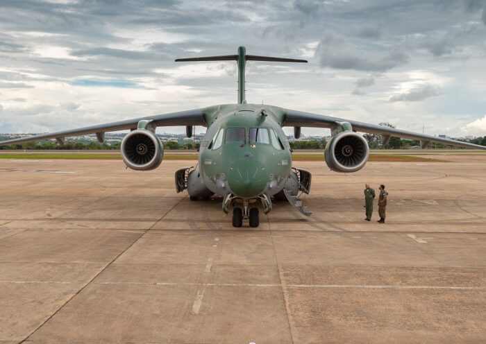 Embraer KC-390 da FAB decola com ajuda humanitária à Venezuela