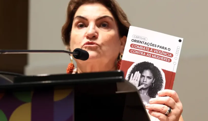 Ministra das Mulheres participa de encontro regional em Taubaté