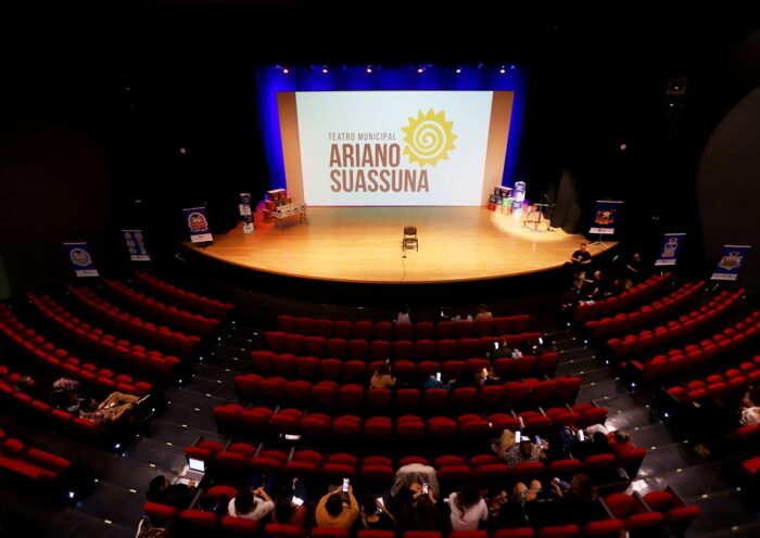 Teatro Ariano Suassuna abre inscrições para eventos no fim do ano