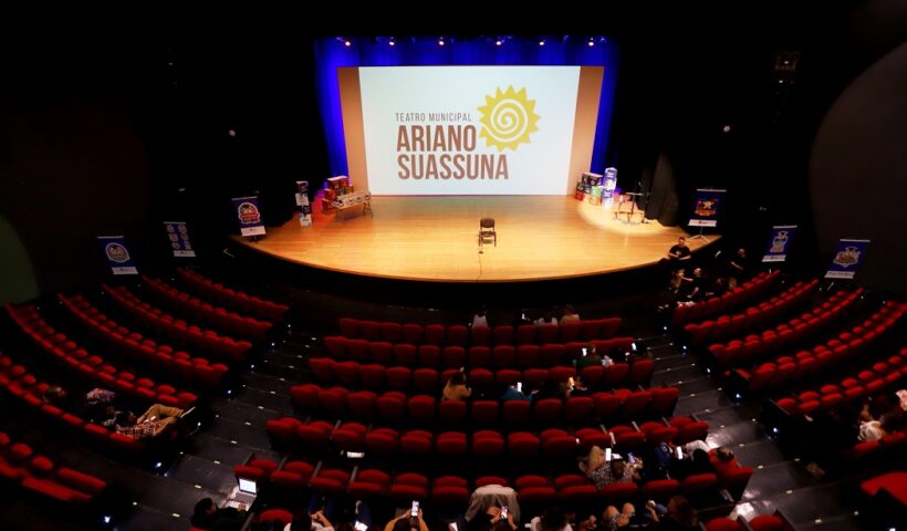 Teatro Ariano Suassuna abre inscrições para eventos no fim do ano