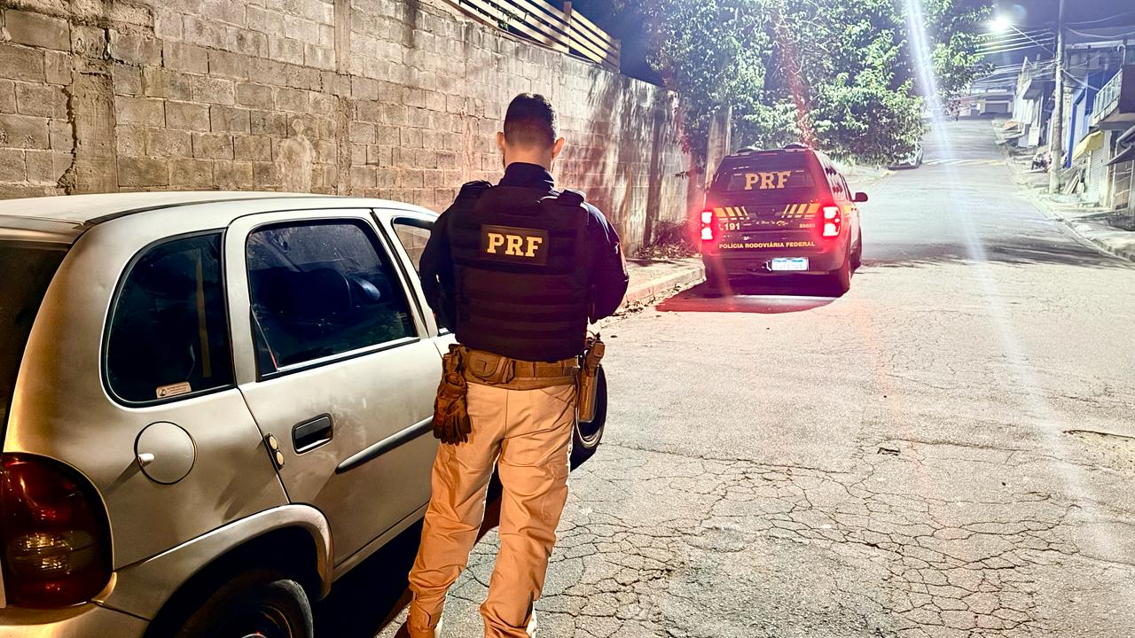 A prisão aconteceu na Dutra, em Santa Isabel, após uma perseguição de aproximadamente seis quilômetros que começou no trecho de Jacareí
