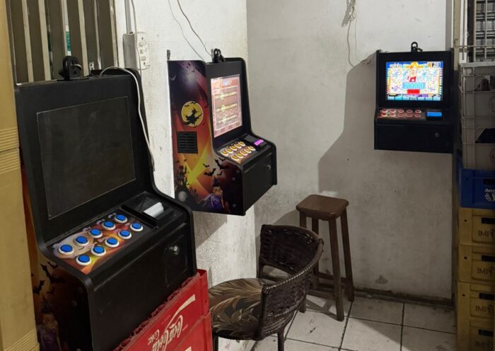 máquinas de jogos de azar dentro de bar em sjc