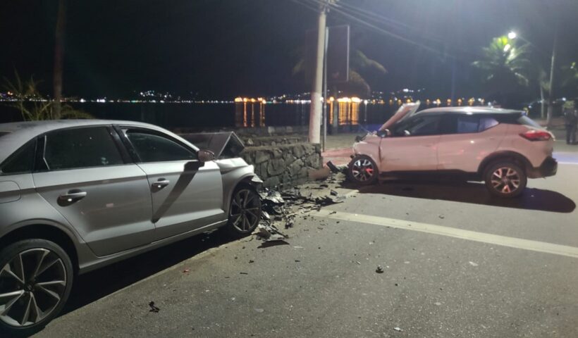 Colisão frontal deixa quatro feridos em São Sebastião